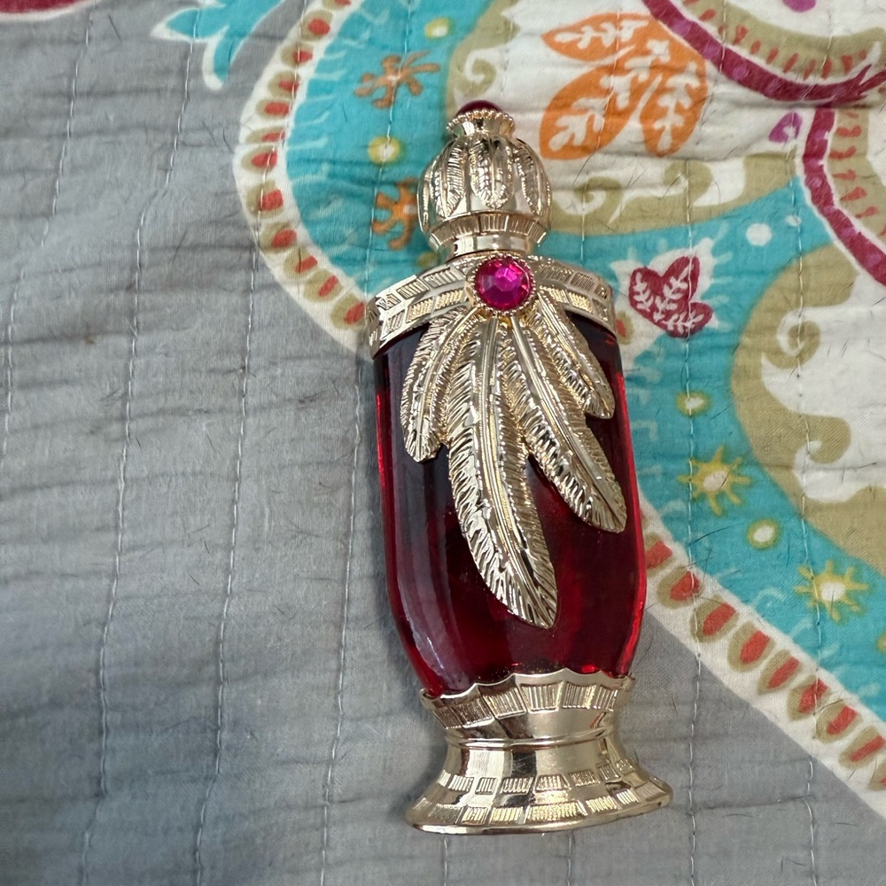 Afnan- sultanah Red and Gold Bottle 25ml